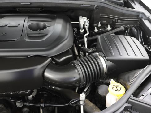 Used 2019 Jeep Grand Cherokee Laredo image 17