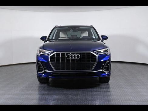 Certified 2025 Audi Q3 2.0T Premium w/ Convenience Package AWD/4WD image 8