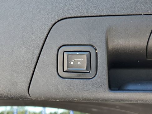 Used 2021 Buick Envision Essence w/ Sport Touring Package image 17