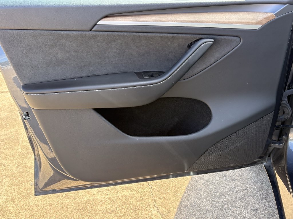 Used 2023 Tesla Model Y Long Range AWD/4WD image 10