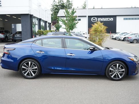 Used 2023 Nissan Maxima SV w/ Floor Mat Group FWD image 2