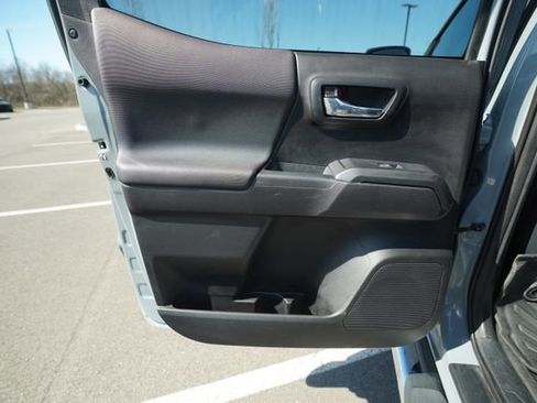 Used 2018 Toyota Tacoma TRD Sport w/ TRD Premium Sport Package image 17