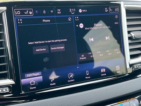 Used 2025 Chrysler Pacifica Select FWD image 23