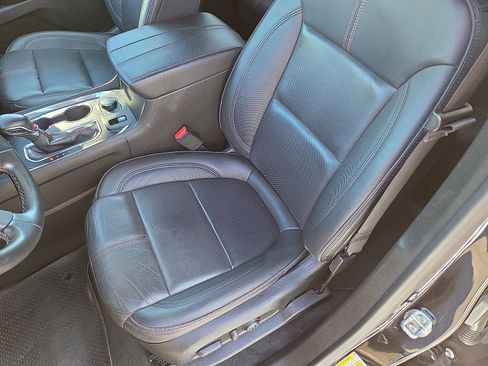 Used 2023 Chevrolet Traverse RS image 13