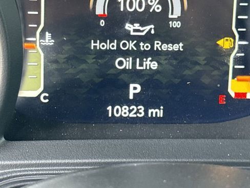 Used 2025 Jeep Wrangler Willys image 39