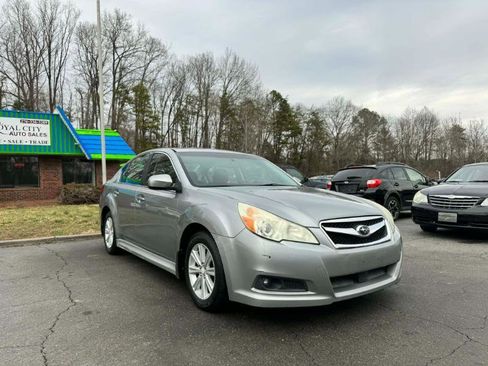 Used 2011 Subaru Legacy 2.5i Premium w/ Popular Equipment Group 2C image 3