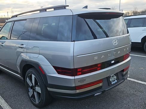 Used 2024 Hyundai Santa Fe Limited image 4