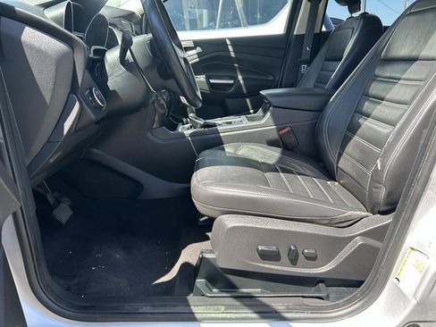 Used 2019 Ford Escape Titanium FWD image 5
