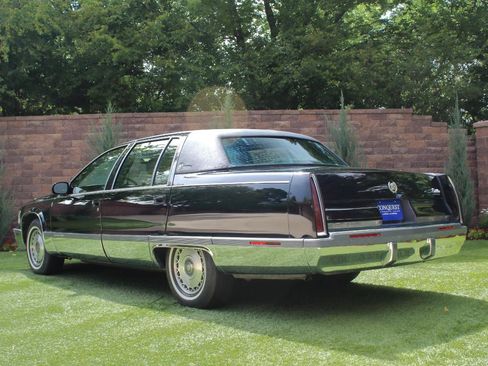 Used 1996 Cadillac Fleetwood Brougham RWD image 26