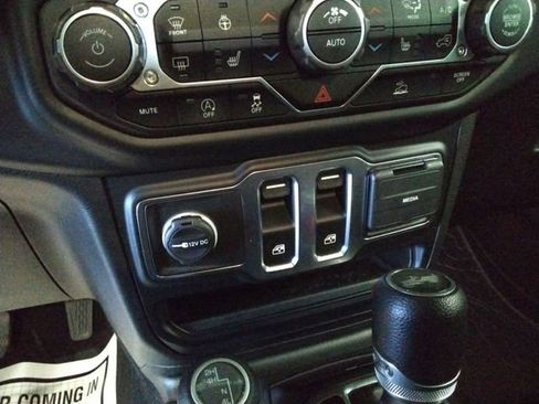 Used 2023 Jeep Wrangler Willys image 31