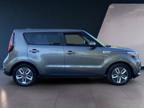 Used 2017 Kia Soul EV image 6