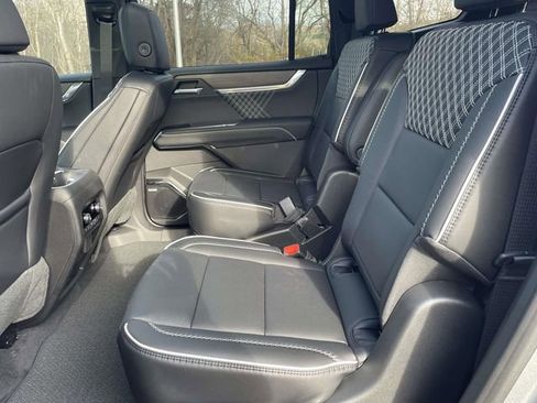 New 2026 GMC Acadia Denali w/ Super Cruise Package image 12