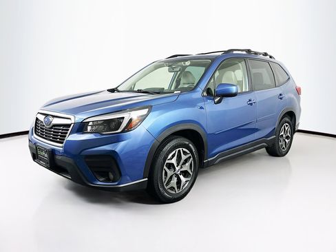 Used 2021 Subaru Forester Premium image 3
