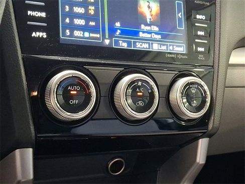 Used 2018 Subaru Forester 2.5i Premium w/ All-Weather Package image 17