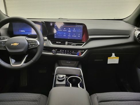 New 2026 Chevrolet Equinox LT w/ LPO, Floor Liner Package FWD image 41