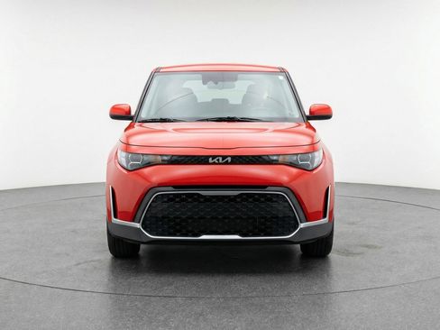 Used 2025 Kia Soul LX w/ LX Technology Package image 2