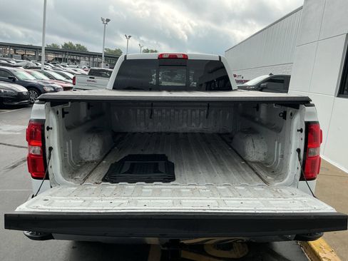 Used 2017 GMC Sierra 1500 SLE w/ SLE Value Package AWD/4WD image 25