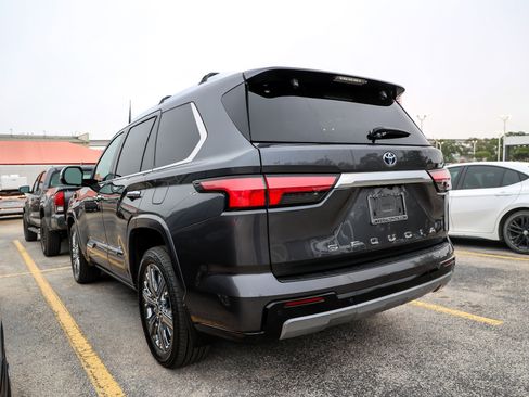 Used 2024 Toyota Sequoia Capstone image 9