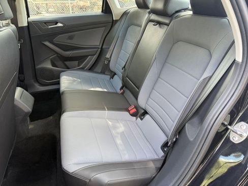 Used 2025 Volkswagen Jetta SE image 31