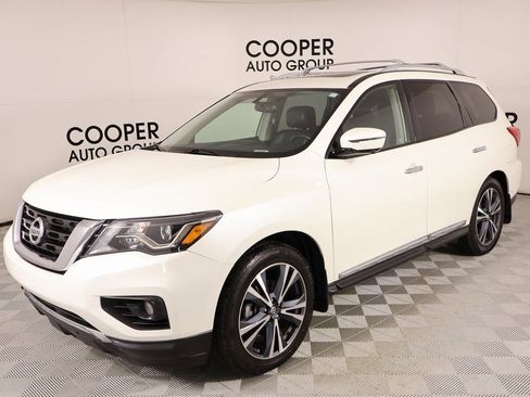 Used 2019 Nissan Pathfinder Platinum image 11