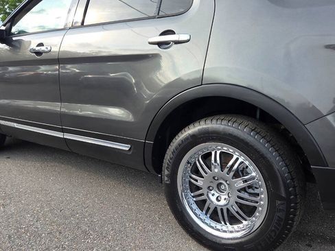 Used 2017 Ford Explorer Limited AWD/4WD image 9