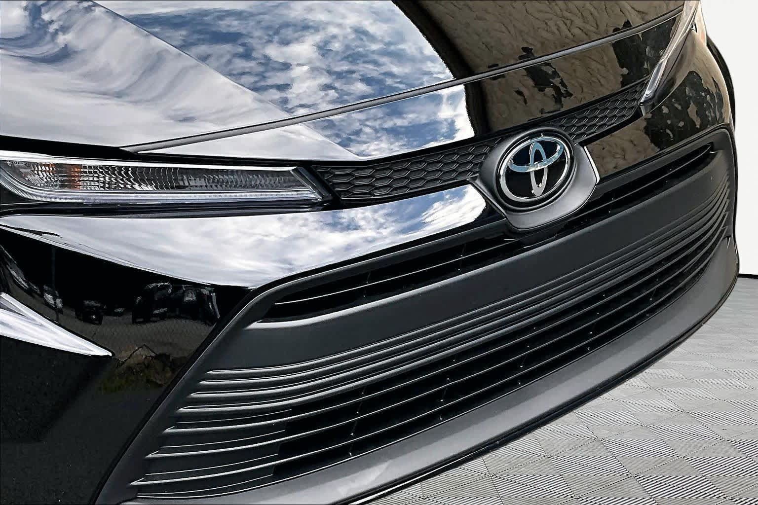 Certified 2026 Toyota Corolla LE FWD image 30