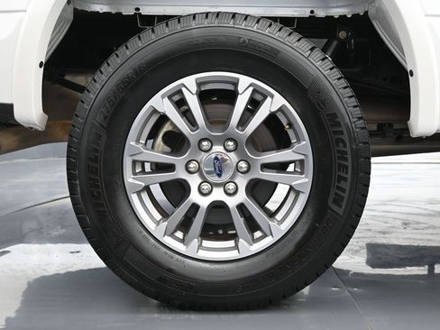 Used 2019 Ford F150 Lariat w/ Trailer Tow Package AWD/4WD image 18