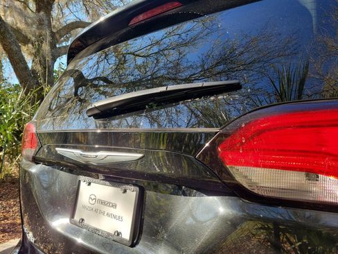 Used 2023 Chrysler Voyager LX image 15