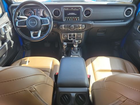 Used 2022 Jeep Wrangler Unlimited Sahara w/ LED Lighting Group AWD/4WD image 9