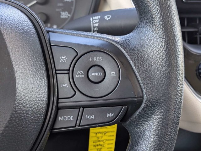 Used 2025 Toyota Corolla LE FWD image 24