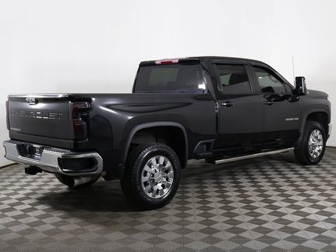Used 2023 Chevrolet Silverado 3500 LT w/ Convenience Package image 9