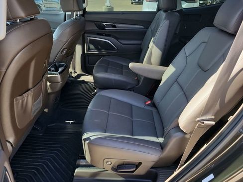 Used 2022 Kia Telluride SX w/ Towing Package image 26
