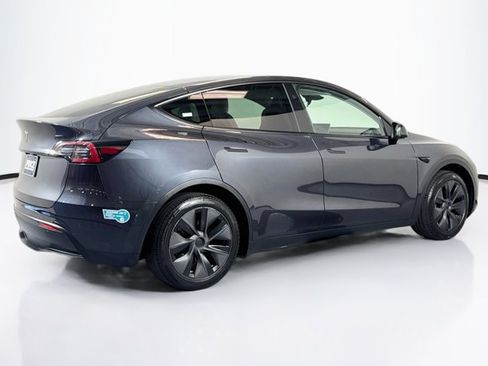 Used 2025 Tesla Model Y Long Range RWD image 5