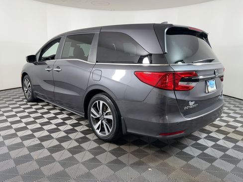Used 2024 Honda Odyssey Touring image 2