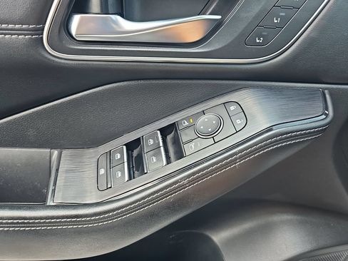 Used 2021 Nissan Rogue Platinum FWD image 27