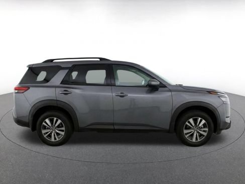 Used 2025 Nissan Pathfinder SV AWD/4WD image 20
