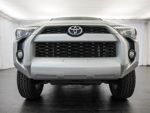 Used 2019 Toyota 4Runner SR5 RWD image 36