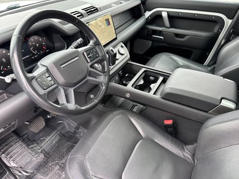 Used 2024 Land Rover Defender 130 X-Dynamic SE AWD/4WD image 10