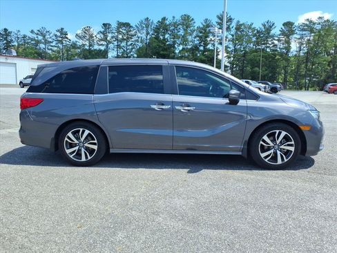Used 2023 Honda Odyssey Touring image 3