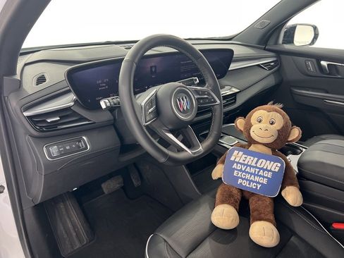 Used 2025 Buick Enclave Sport Touring image 9