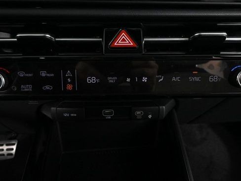 New 2025 Kia Niro EX Touring image 22