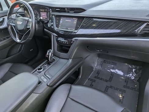Used 2023 Cadillac XT6 Premium Luxury w/ Technology Package image 33