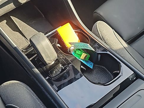 Certified 2023 Volvo C40 Recharge Core image 6