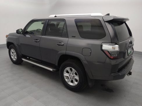 Used 2017 Toyota 4Runner SR5 AWD/4WD image 3