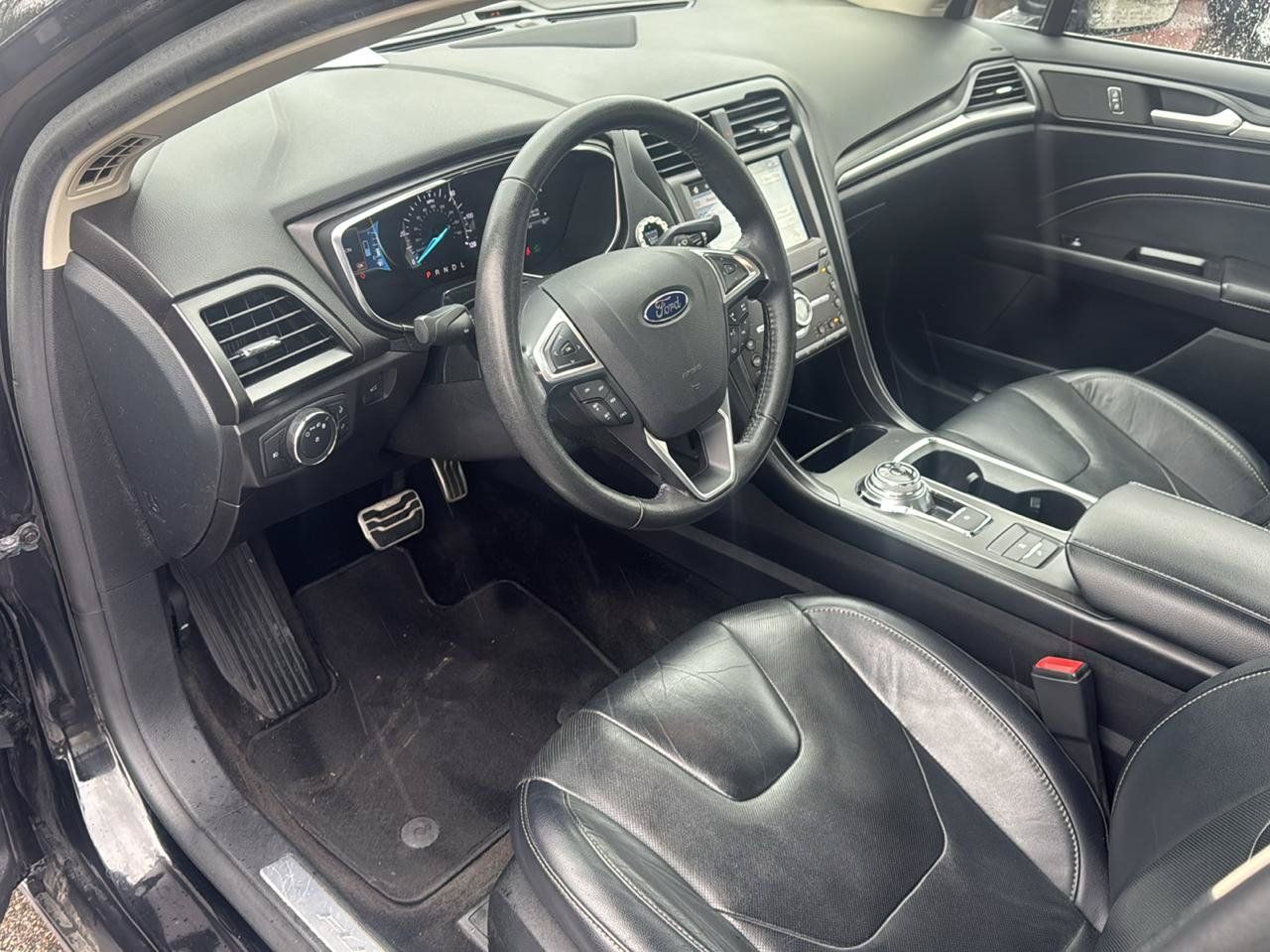 Used 2018 Ford Fusion Titanium FWD image 9