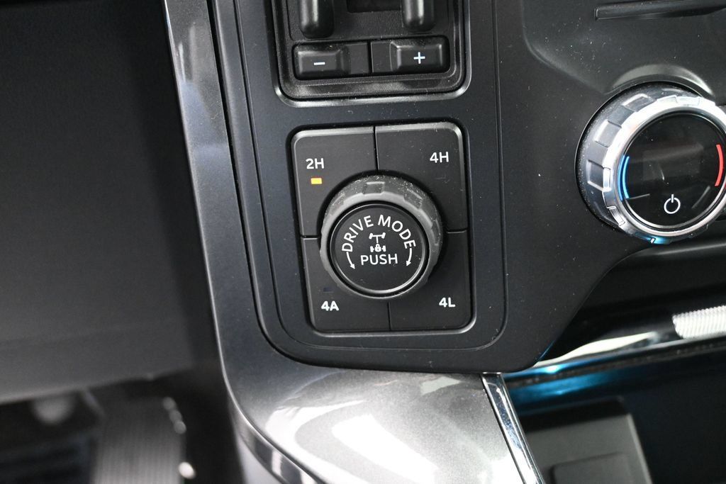 Used 2021 Ford F150 Lariat w/ Equipment Group 502A High AWD/4WD image 28