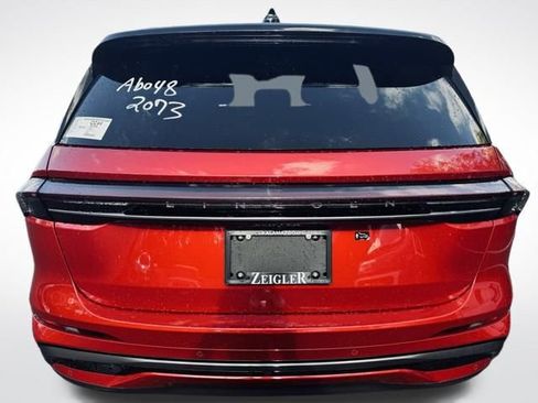 New 2026 Lincoln Nautilus Reserve w/ Jet Appearance Package image 5