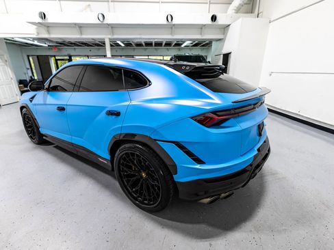 Used 2023 Lamborghini Urus Performante AWD/4WD image 23