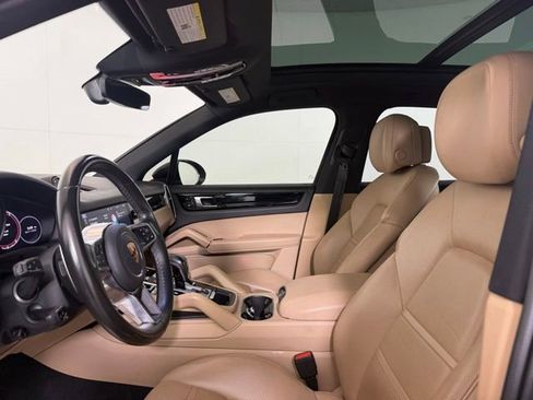Used 2020 Porsche Cayenne image 31