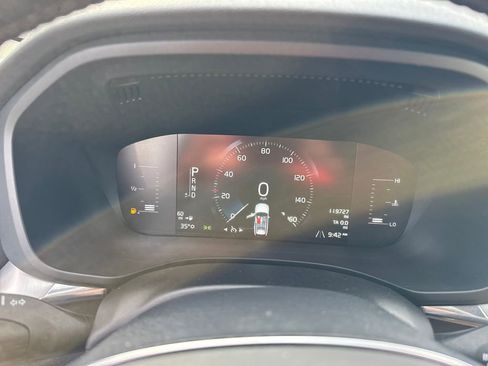 Used 2019 Volvo XC60 T5 Momentum w/ Premium Package image 21